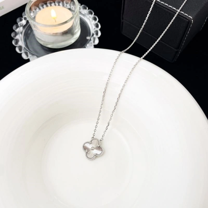 OdorResistant Vca Necklaces 254341