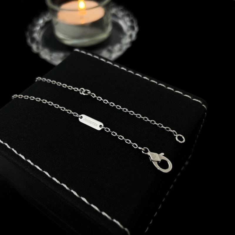OdorResistant Vca Necklaces 254341
