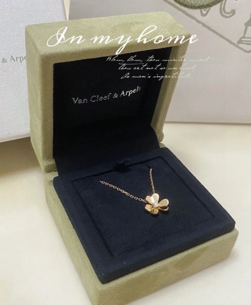 WeatherProof Vca Necklaces 254349