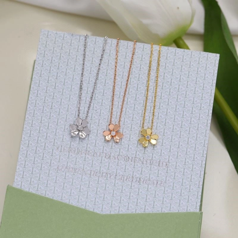 WeatherProof Vca Necklaces 254349