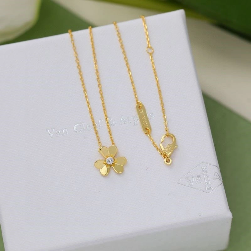 WeatherProof Vca Necklaces 254349