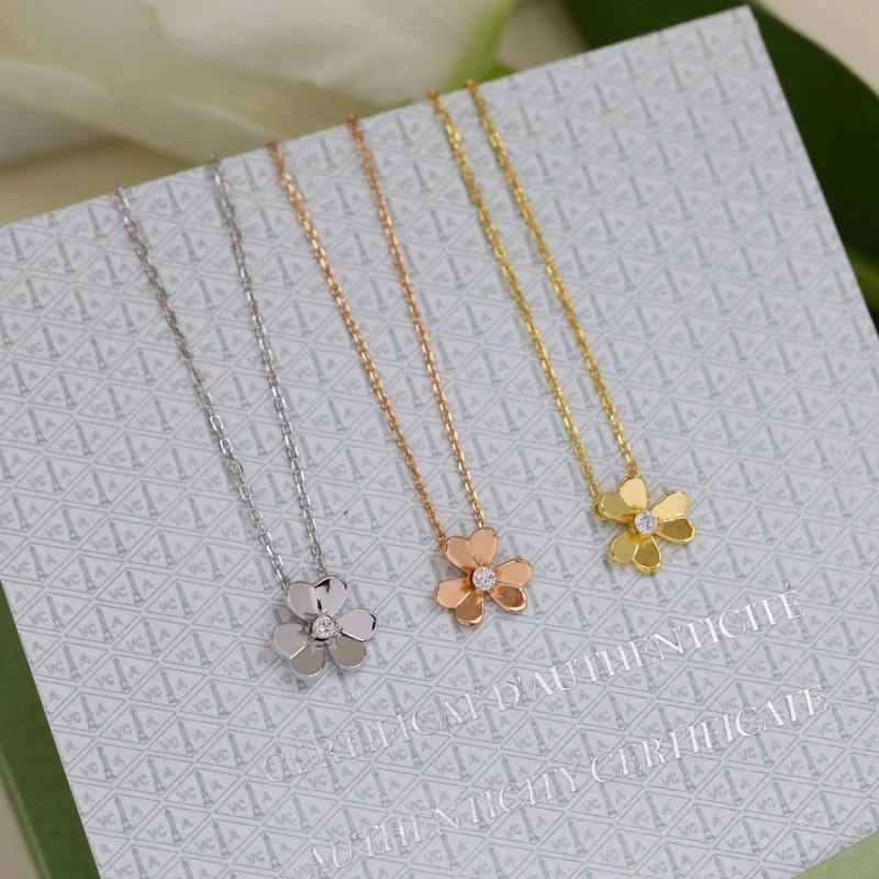 WeatherProof Vca Necklaces 254349