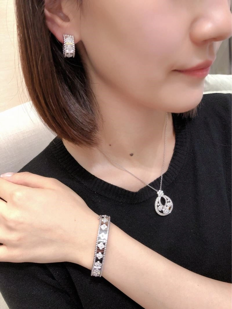 Vca Necklaces RelaxedFit 254358