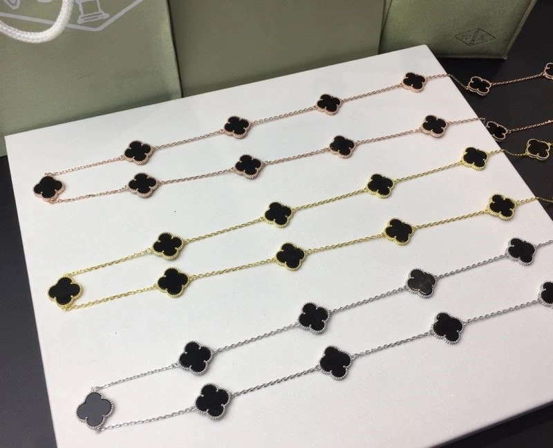 Vca Necklaces StreetReady 254346