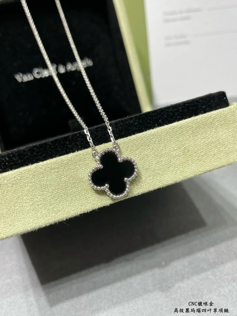 Vca Necklaces WrinkleFree 254318