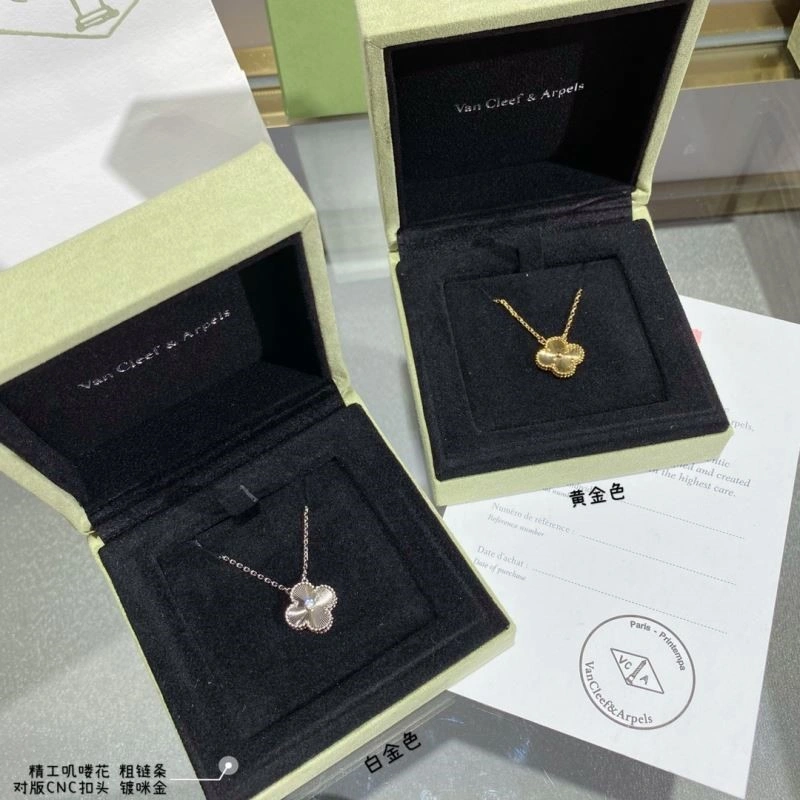 WeatherProof Vca Necklaces 254289