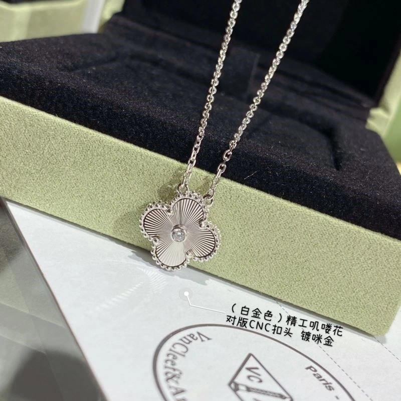 WeatherProof Vca Necklaces 254289