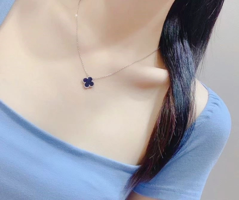Functional Vca Necklaces 254303
