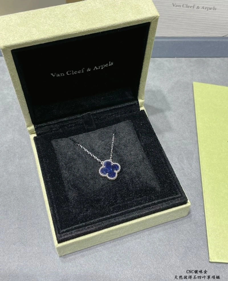 Functional Vca Necklaces 254303