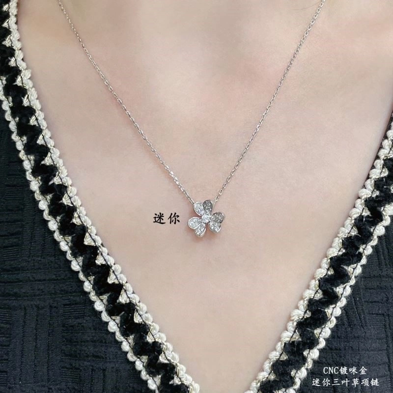 Lightweight Vca Necklaces 254313