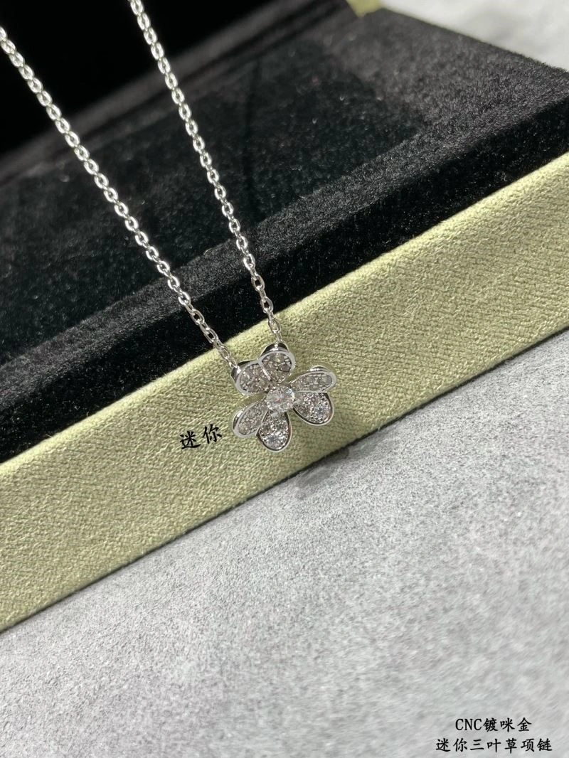 Lightweight Vca Necklaces 254313