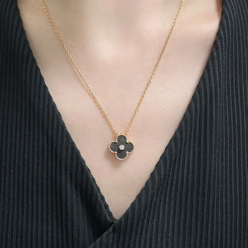 Vca Necklaces Packable 254307