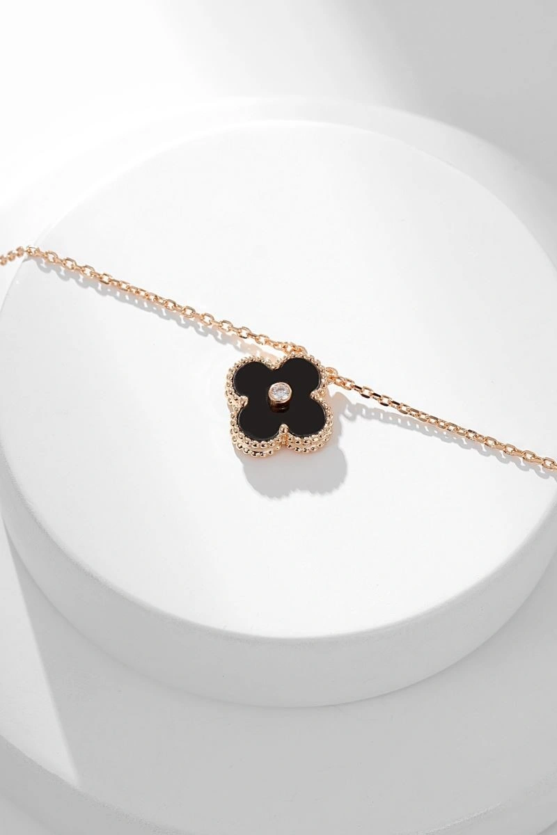 FlexibleFit Vca Necklaces 254283