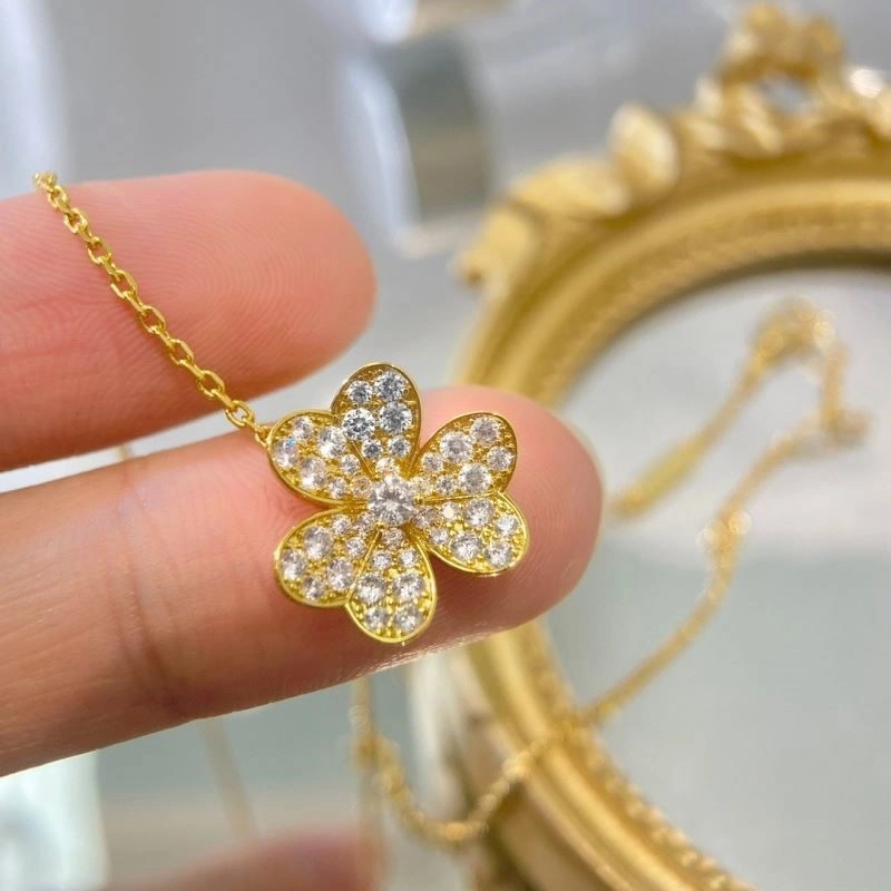 Vca Necklaces Chic 254193
