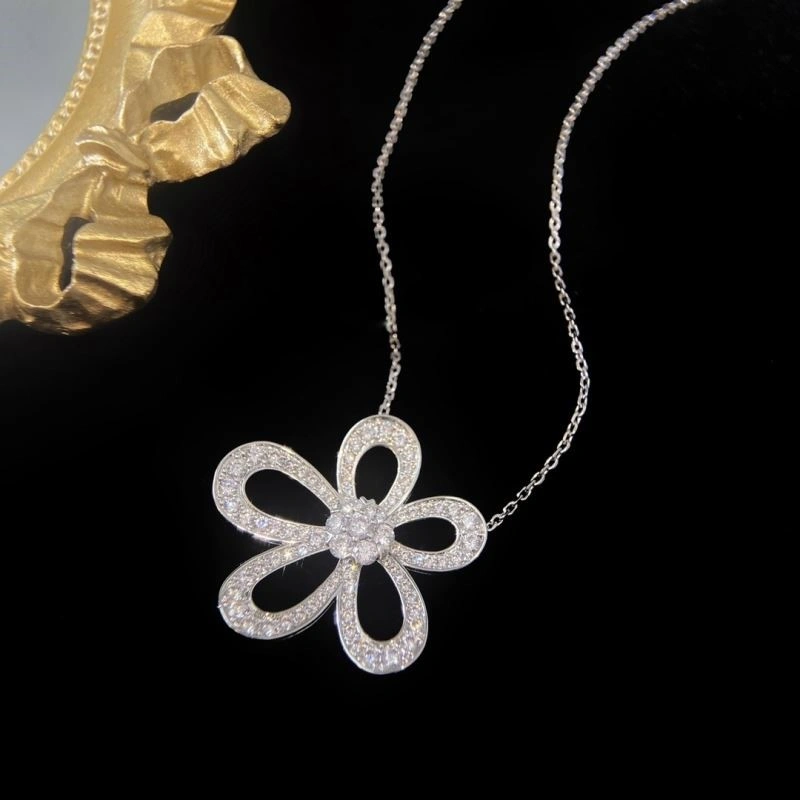 AllSeason Vca Necklaces 254192