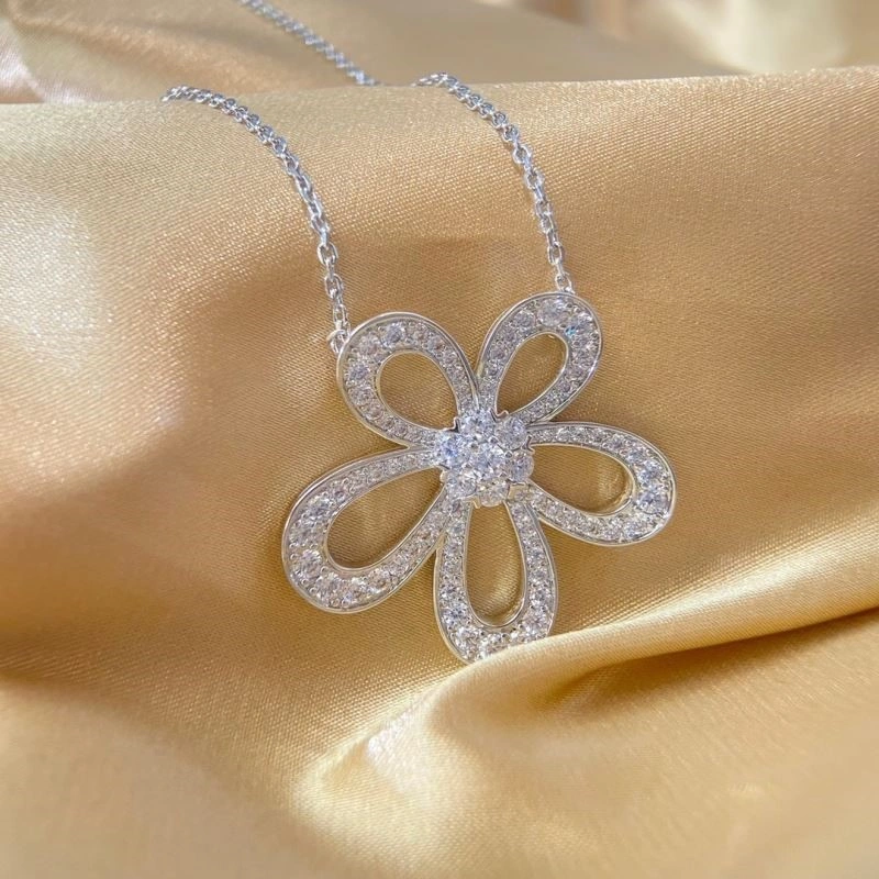 AllSeason Vca Necklaces 254192