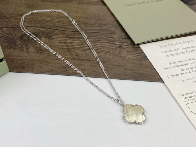SmoothTexture Vca Necklaces 254180