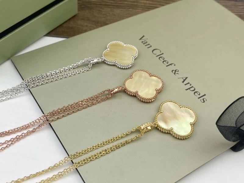 SmoothTexture Vca Necklaces 254180