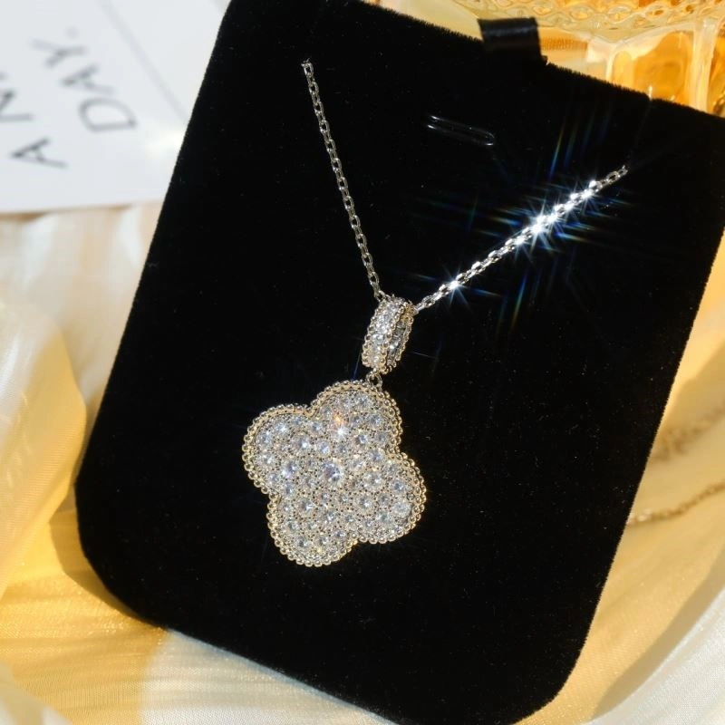Vca Necklaces Comfortable 254181