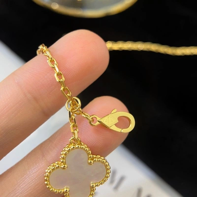 Effortless Vca Necklaces 254177