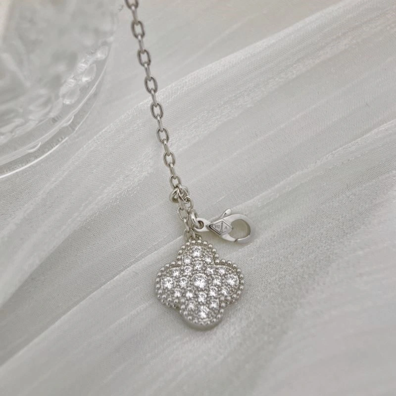 Vca Necklaces SmoothTexture 254178
