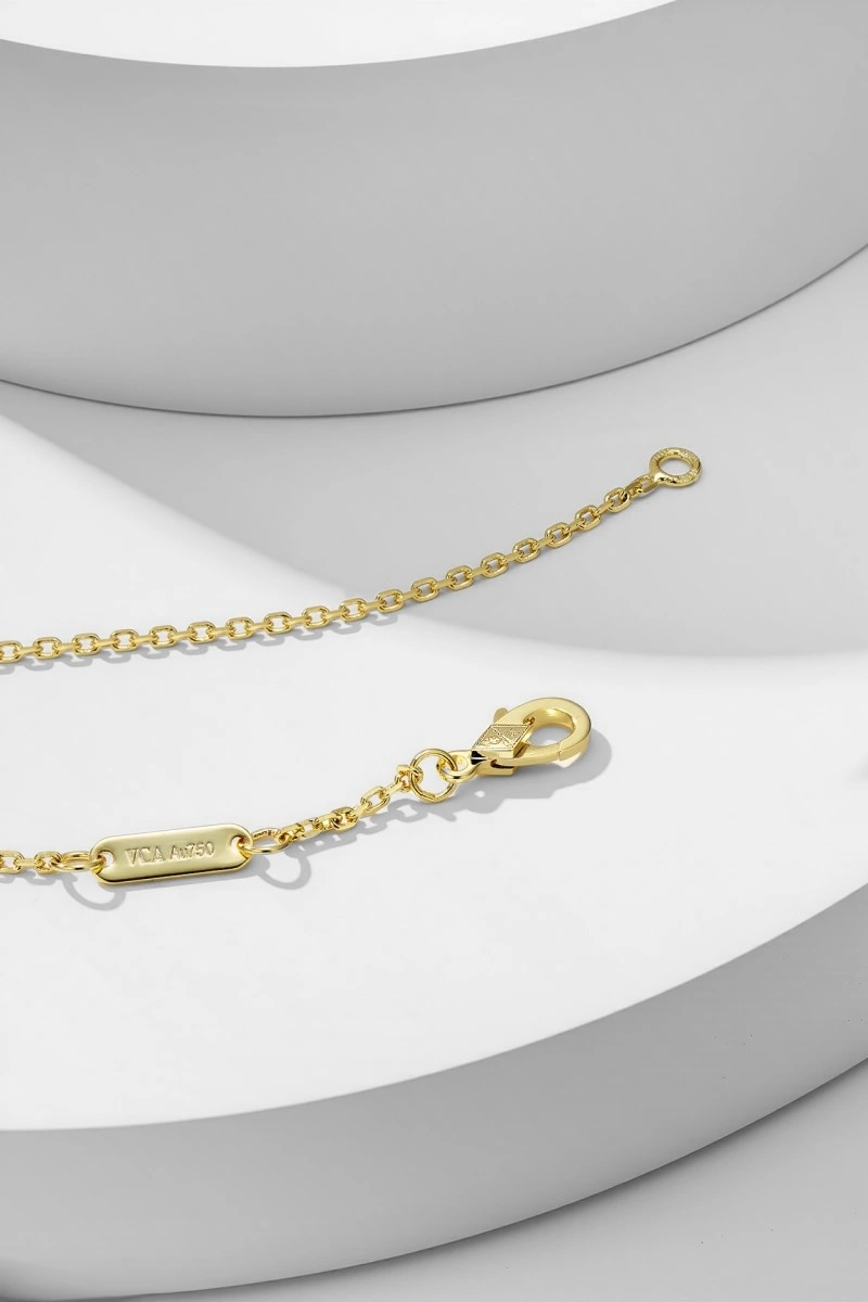 Versatile Vca Necklaces 254042
