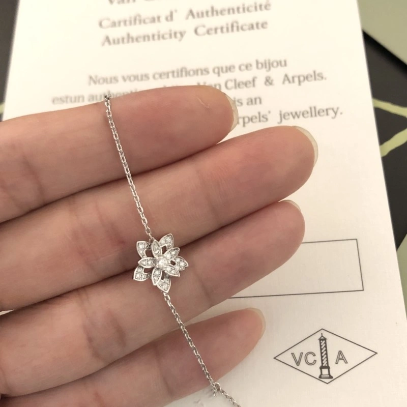 Vca Necklaces Resilient 254052