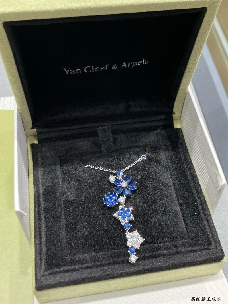 Vca Necklaces Contemporary 254036