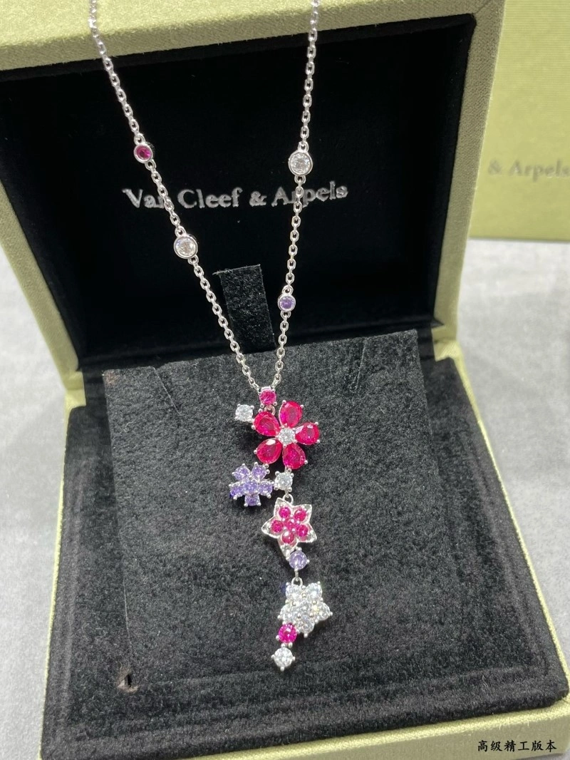 Refined Vca Necklaces 254053