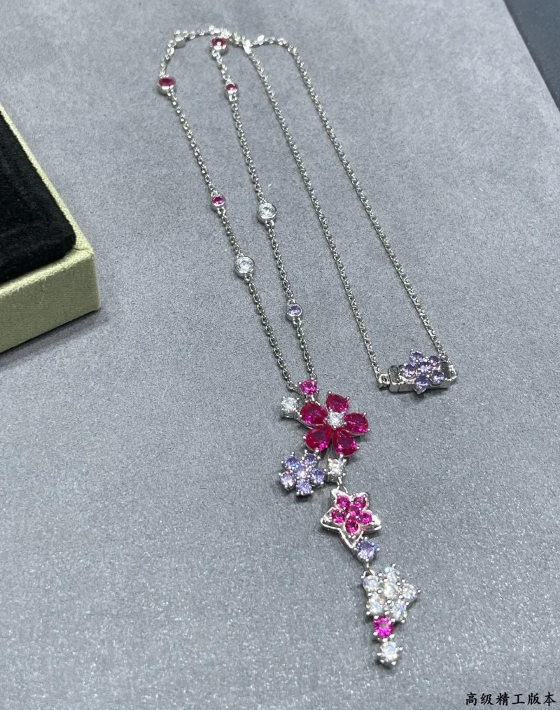 Refined Vca Necklaces 254053