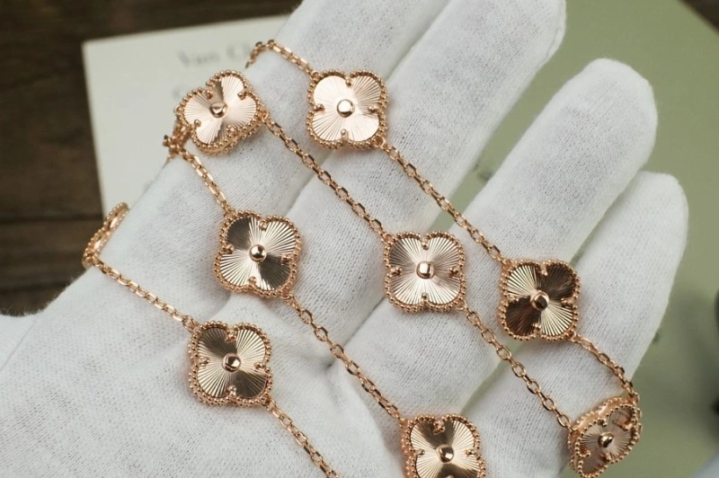 Functional Vca Necklaces 254048