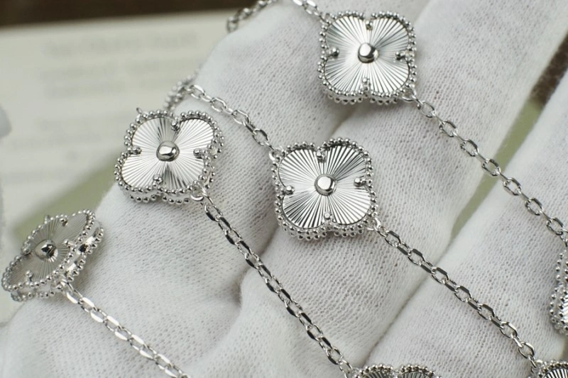 Functional Vca Necklaces 254048
