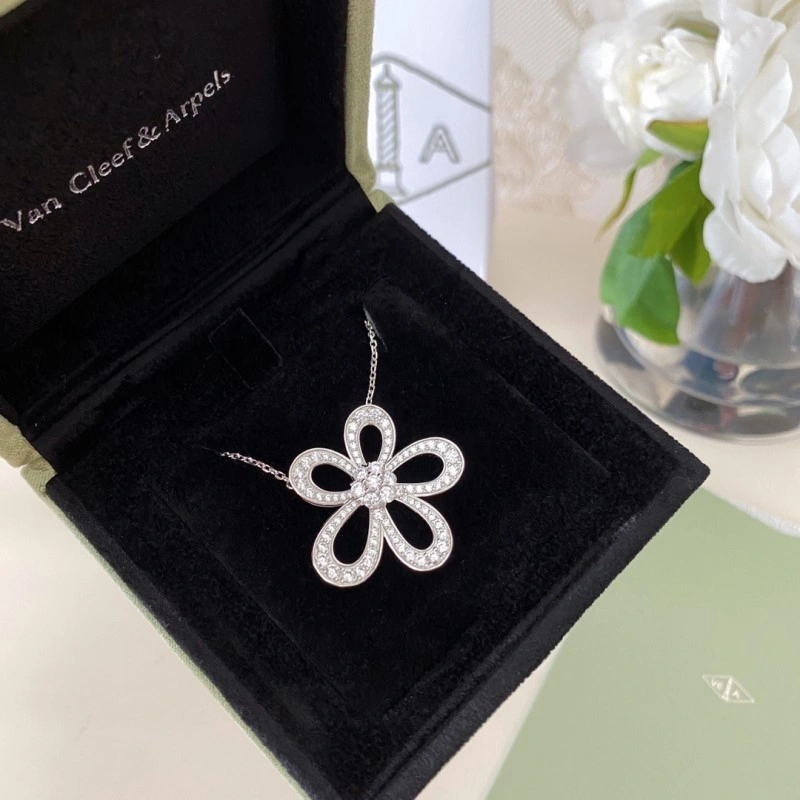Vca Necklaces Bold 254028