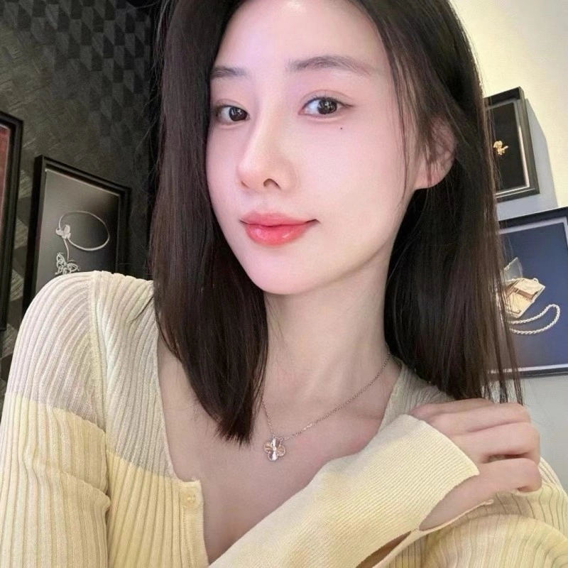 Minimalist Vca Necklaces 254027