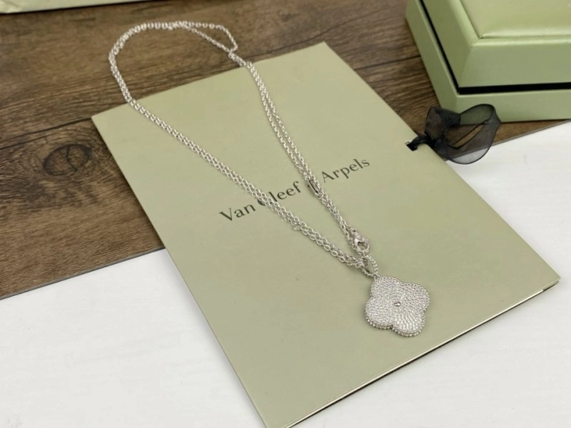 Vca Necklaces SunProtective 254006