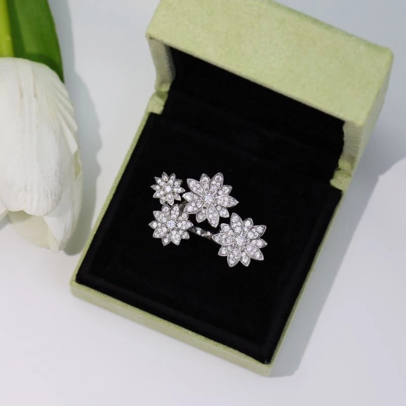 Contemporary Vca Rings 255460