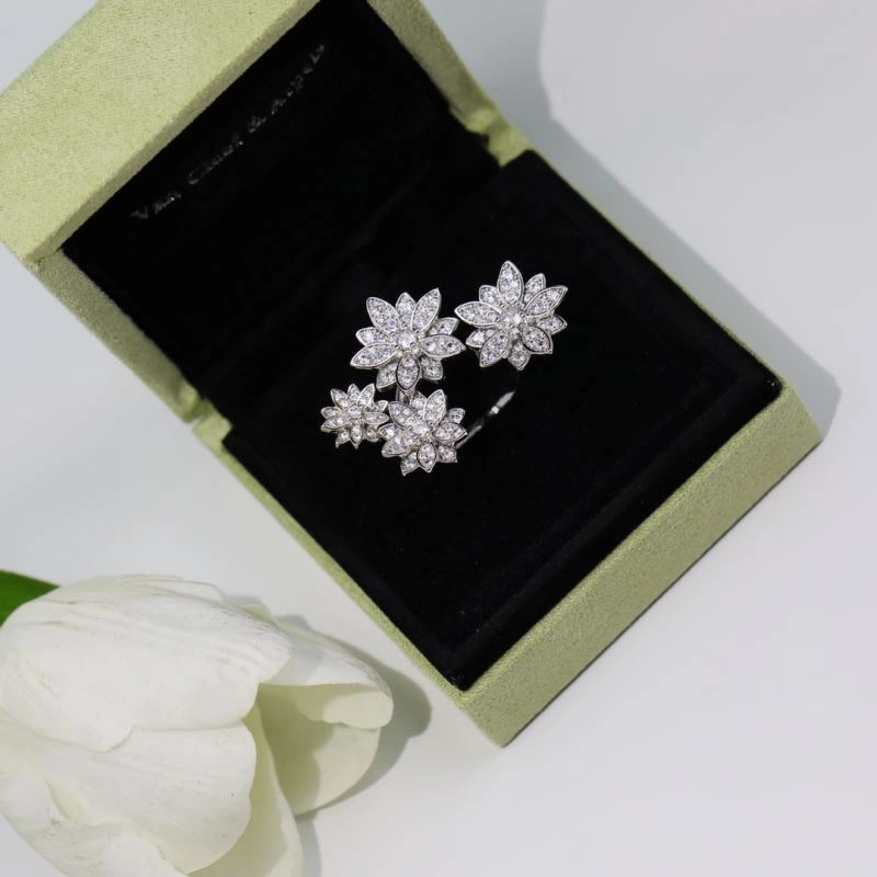 Contemporary Vca Rings 255460