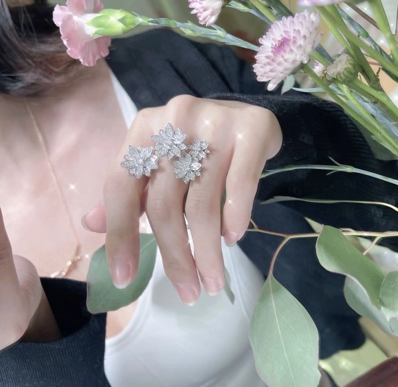 Contemporary Vca Rings 255460