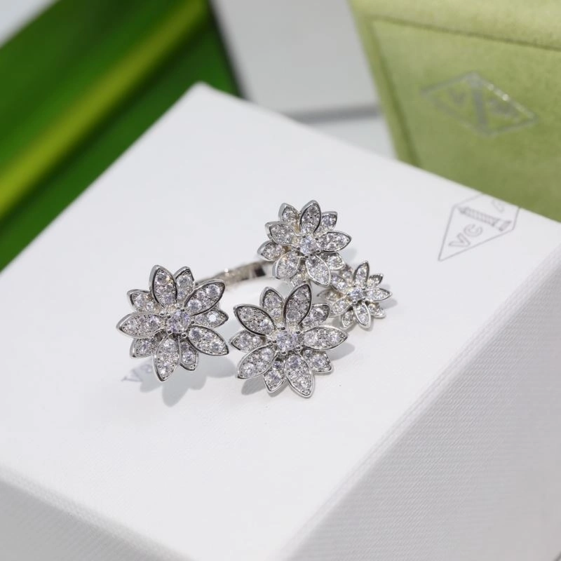 Contemporary Vca Rings 255460