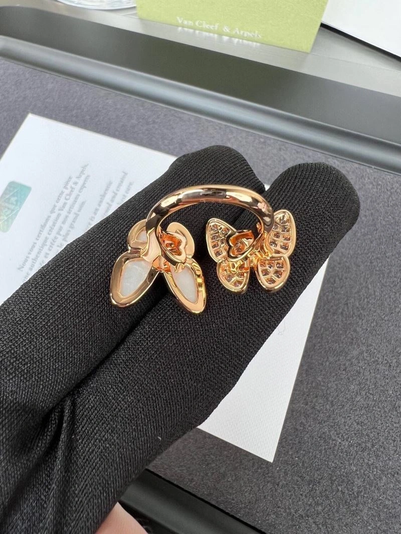 Youthful Vca Rings 255098