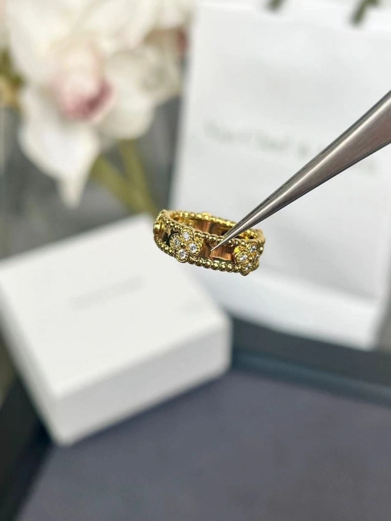 Contemporary Vca Rings 254893
