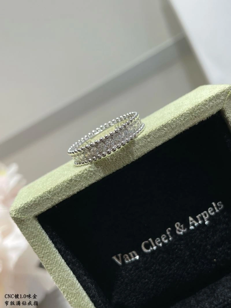 Classic Vca Rings 254863
