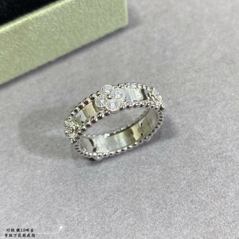 Sporty Vca Rings 254595