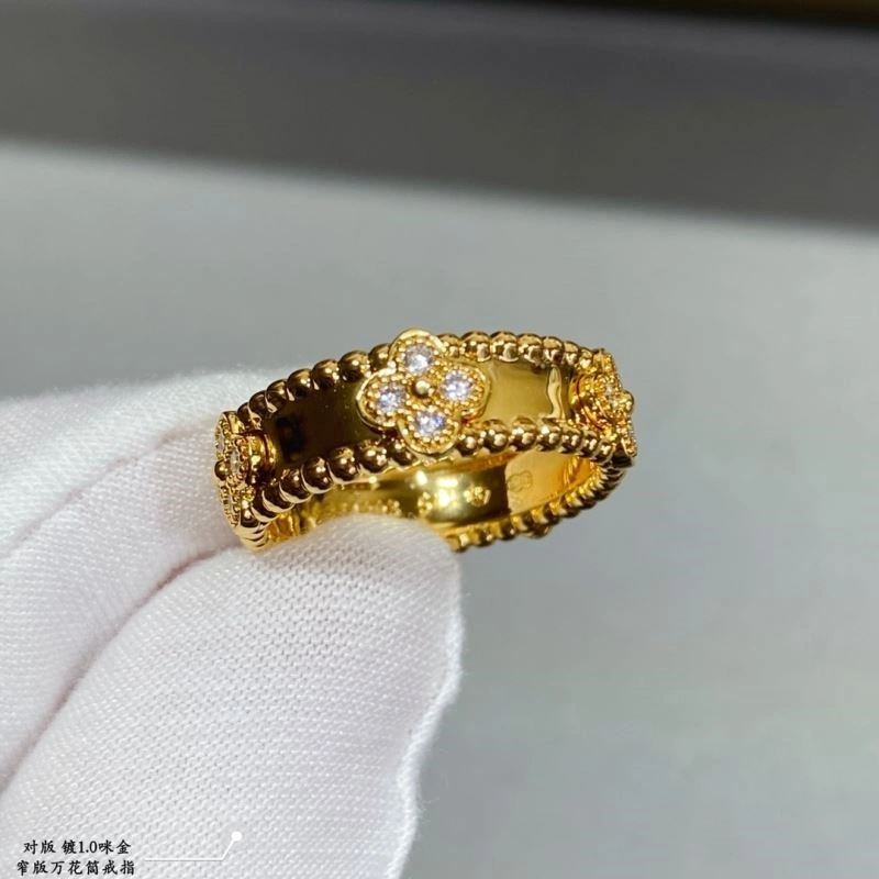 Sporty Vca Rings 254595