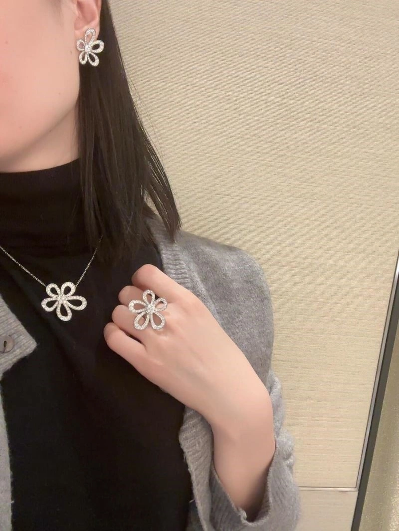 Comfortable Vca Rings 254267