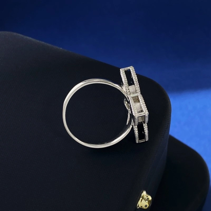 Youthful Vca Rings 254004