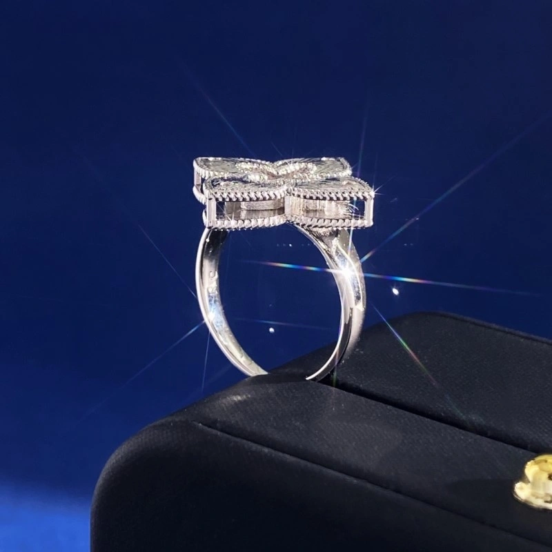 Youthful Vca Rings 254004