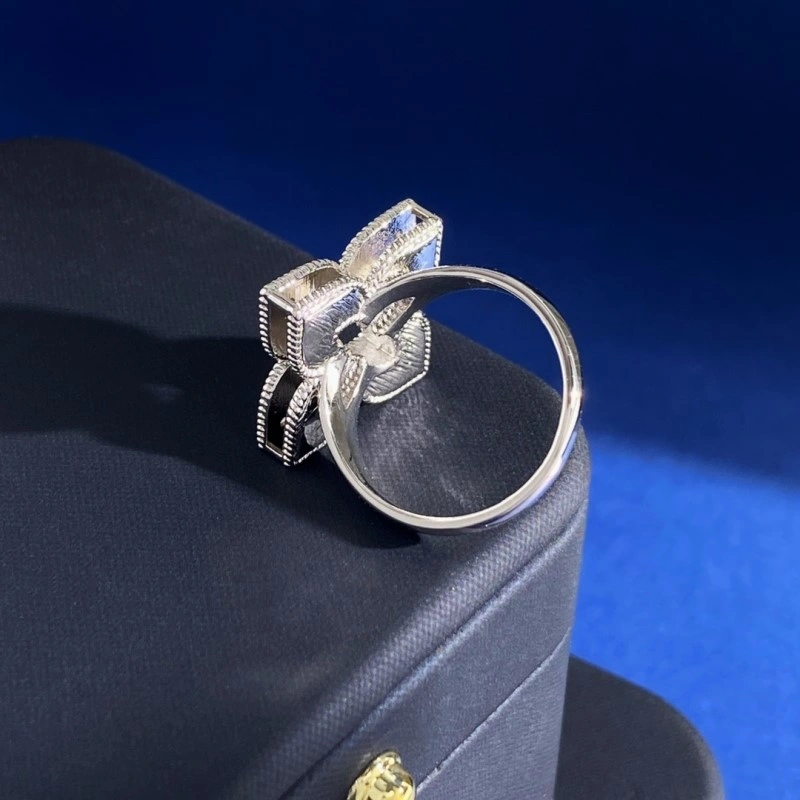 Youthful Vca Rings 254004