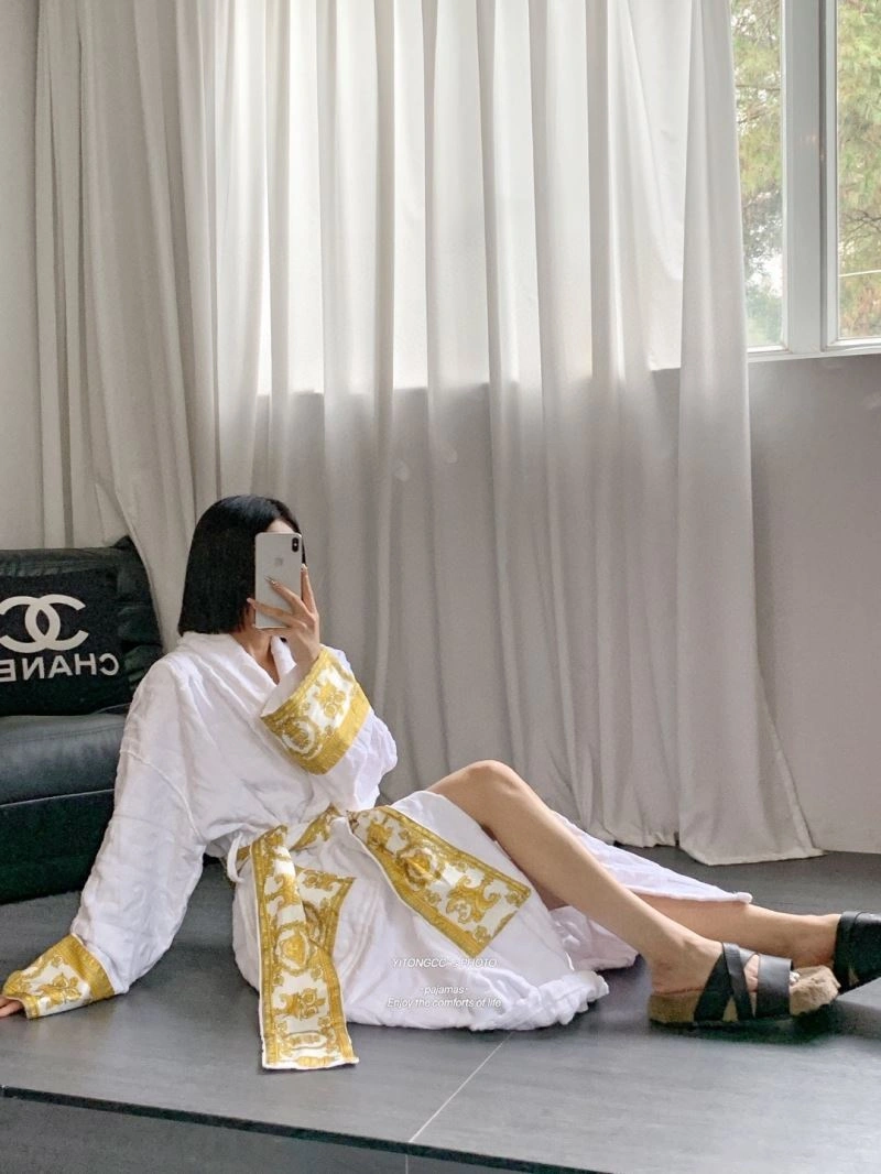 Elegant Versace Bathrobe 255704
