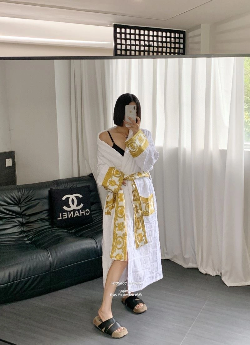 Elegant Versace Bathrobe 255704